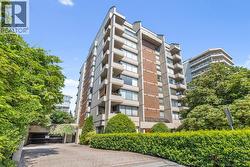 1737 DUCHESS AVENUE West Vancouver, BC V7V 1P8
