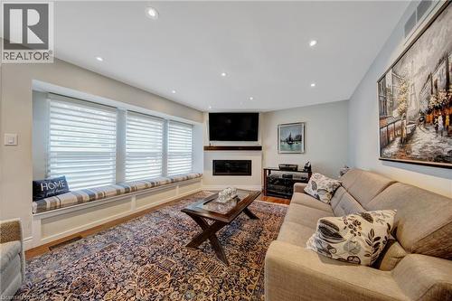 2284 Mansfield Drive, Burlington, ON 