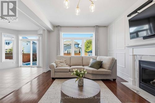 212 Janet Way, Ottawa, ON 
