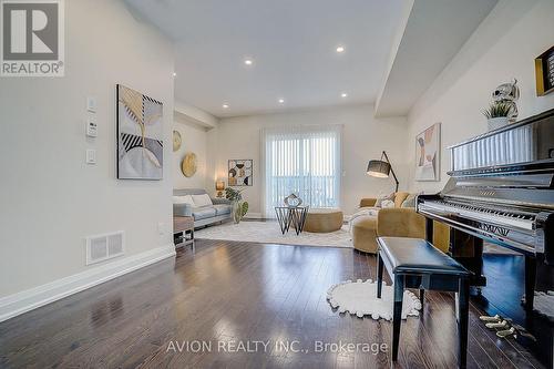 32 Mcgurran Lane, Richmond Hill, ON 