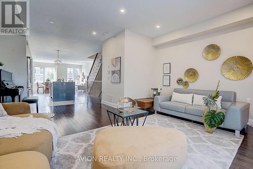 32 Mcgurran Lane, Richmond Hill, ON 
