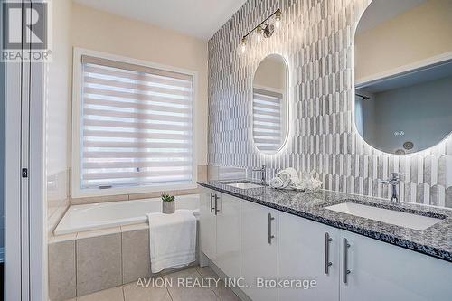 32 Mcgurran Lane, Richmond Hill, ON 