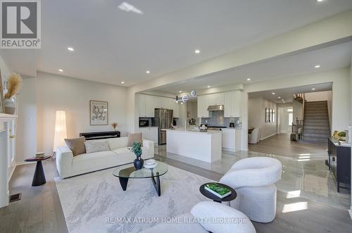 126 Hartney Drive, Richmond Hill, ON 