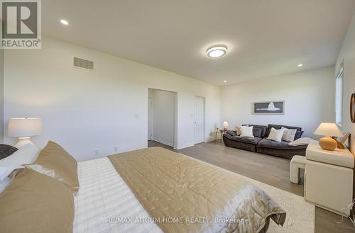 126 Hartney Drive, Richmond Hill, ON 