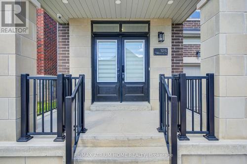 126 Hartney Drive, Richmond Hill, ON 
