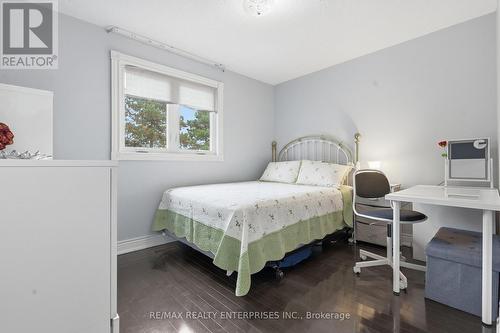Upper level bedroom - 2506 Cobbinshaw Circle, Mississauga, ON 