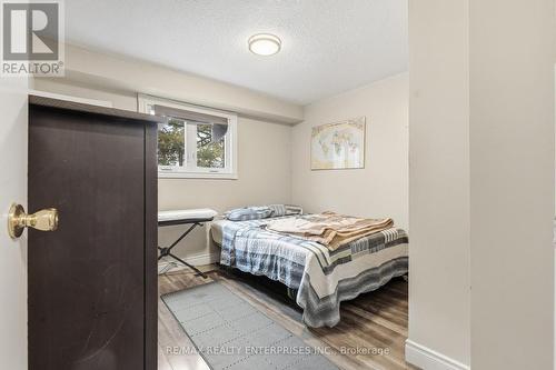 Lower level bedroom - 2506 Cobbinshaw Circle, Mississauga, ON 