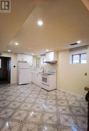 LOWER - 2428 CASHMERE AVENUE , Mississauga, Ontario L5B 2M6 2