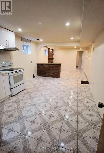 LOWER - 2428 CASHMERE AVENUE , Mississauga, Ontario L5B 2M6 3