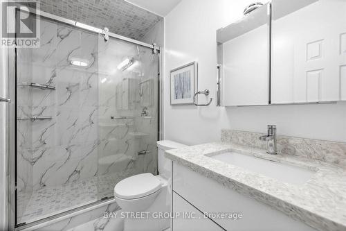2nd floor shared washroom - 20 Harness Circle, Markham, ON 
