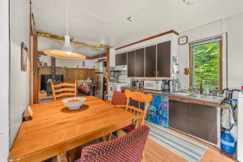Cuisine - 2355 Rg St-François, Sainte-Julienne, QC 