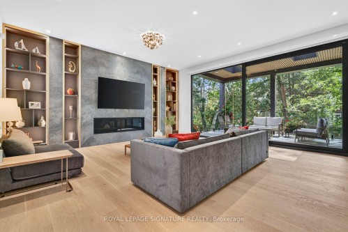 257 Lawrence Avenue E, Toronto, ON 