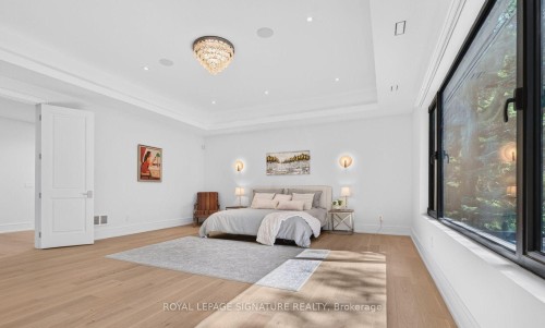 257 Lawrence Avenue E, Toronto, ON 