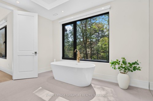 257 Lawrence Avenue E, Toronto, ON 