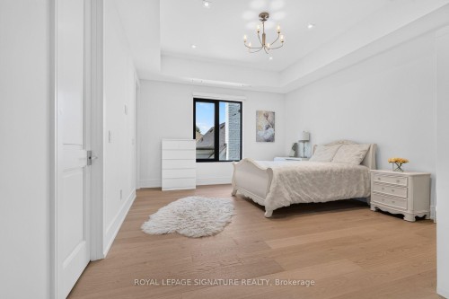 257 Lawrence Avenue E, Toronto, ON 