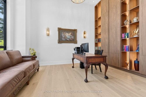 257 Lawrence Avenue E, Toronto, ON 