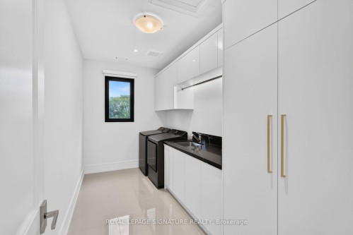 257 Lawrence Avenue E, Toronto, ON 