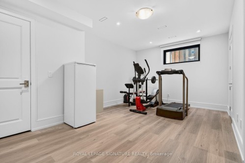 257 Lawrence Avenue E, Toronto, ON 