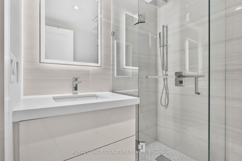 257 Lawrence Avenue E, Toronto, ON 