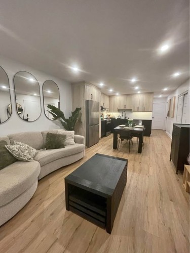9387 Av. Joseph-Mélançon , Montréal (Ahuntsic-Cartierville), QC H2N 2H6