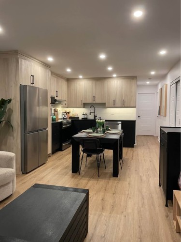 9387 Av. Joseph-Mélançon , Montréal (Ahuntsic-Cartierville), QC H2N 2H6 3