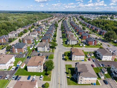 Photo aérienne - 6-69 Rue Marie-Victorin, Saint-Eustache, QC 