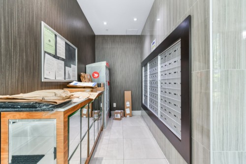 Autre - 608-3641 Av. Jean-Béraud, Laval (Chomedey), QC 