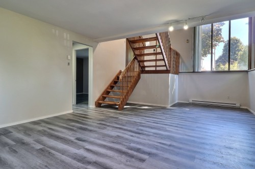 Salle familiale - 3425 Rue Limoges, Terrebonne (Terrebonne), QC 