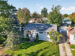 202 McKenzie AVE Moncton, NB E1C 7Z4