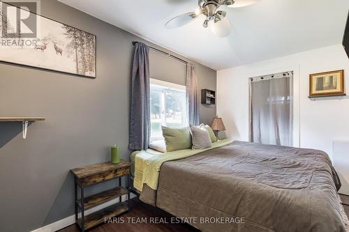 18 Poyntz Street, Penetanguishene, ON 