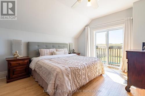 1346 Penetanguishene Road, Springwater, ON 