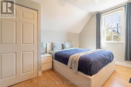 1346 Penetanguishene Road, Springwater, ON 