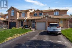 11 CARIBOU COURT Barrie, ON L4N 8N3