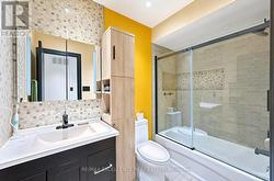 2nd Washroom - 