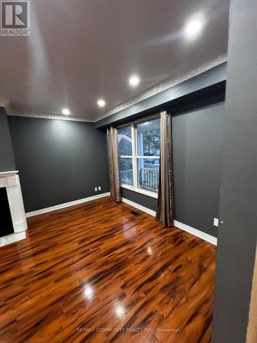 UPPER - 56 OVERLORD CRESCENT , Toronto, Ontario M1B 4P3 3