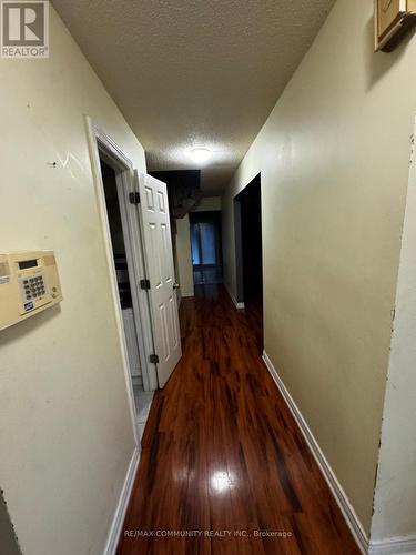 UPPER - 56 OVERLORD CRESCENT , Toronto, Ontario M1B 4P3 5