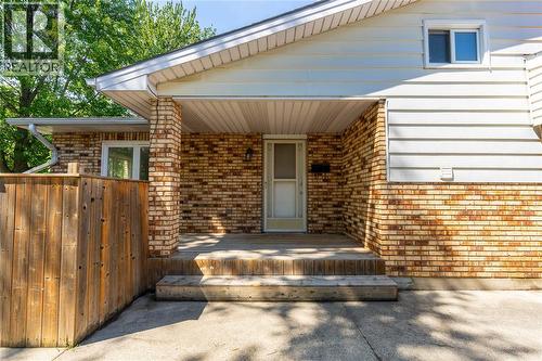 103 Hanna Crescent, Sarnia, ON 