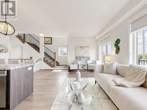 2 Seacoasts Circle, Vaughan, ON 