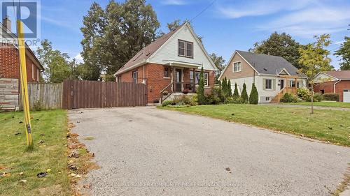 42 Delevan Crescent, Hamilton, ON 