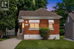 1054 Josephine Windsor, ON N9B 2L5