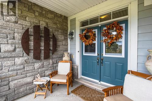 Welcoming entry way - 68 Riverwalk Place, Midland, ON 