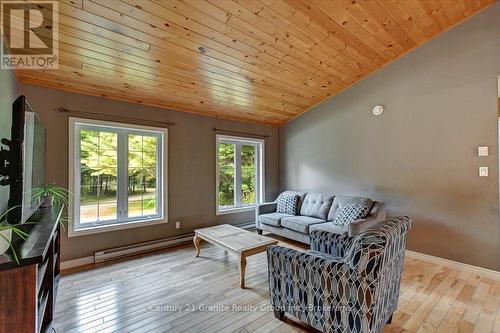 649 Madawaska Road, Hastings Highlands (Wicklow Ward), ON 