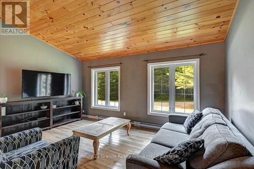 649 Madawaska Road, Hastings Highlands (Wicklow Ward), ON 