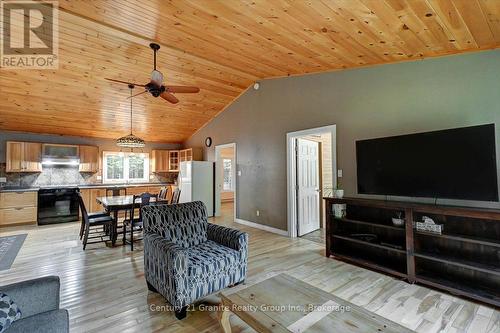649 Madawaska Road, Hastings Highlands (Wicklow Ward), ON 