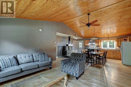 649 Madawaska Road, Hastings Highlands (Wicklow Ward), ON 