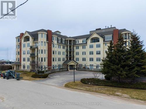 407 - 10 Bay Street E, Blue Mountains, ON 