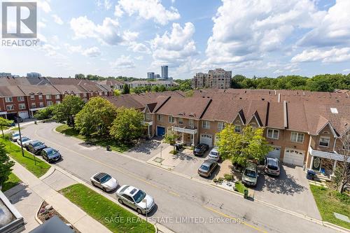 502 - 120 DALLIMORE CIRCLE , Toronto, Ontario M3C 4J1 2