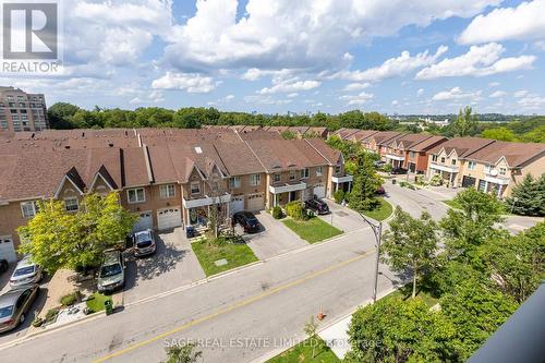502 - 120 DALLIMORE CIRCLE , Toronto, Ontario M3C 4J1 3