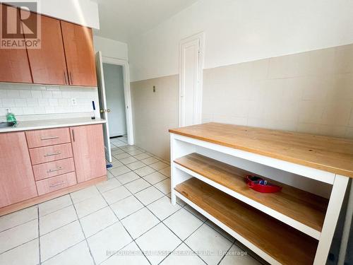 2 - 54 MARKHAM STREET , Toronto, Ontario M6J 2G5 3