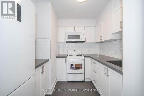 402 - 33 ISABELLA STREET , Toronto, Ontario M4Y 2P7 5
